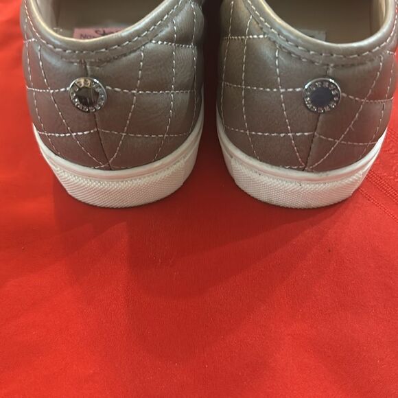 Steve Madden Leather Quilted Sneaker Size 6 - Picture 4 of 6